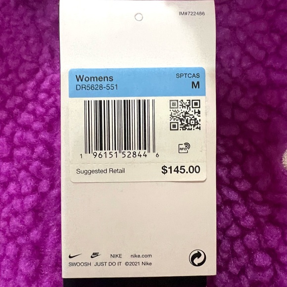 Nike Women’s Oversized Plush Swoosh Jacket - Picture 13 of 15